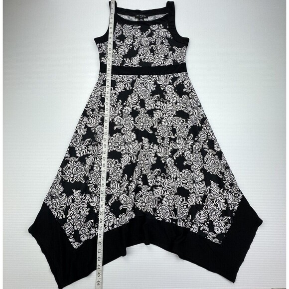 Elie McCARTHY Petite Medium Sleeveless Dress Black White Handkerchief Bottom - Picture 7 of 9